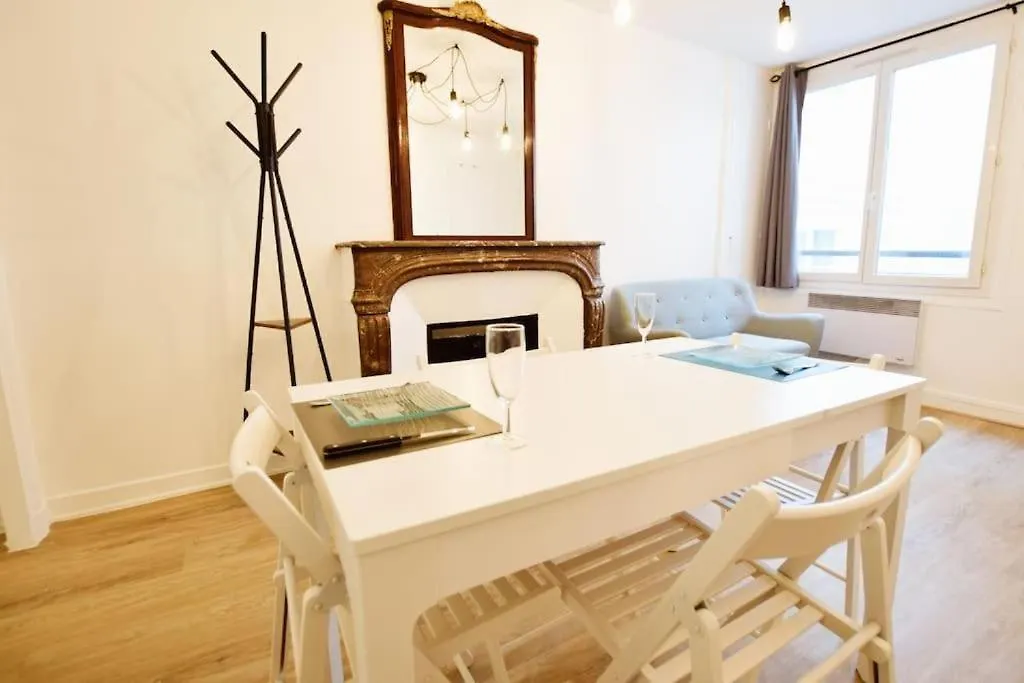 Apartment 07 Grand Studio On The Place Des Vosges Paris