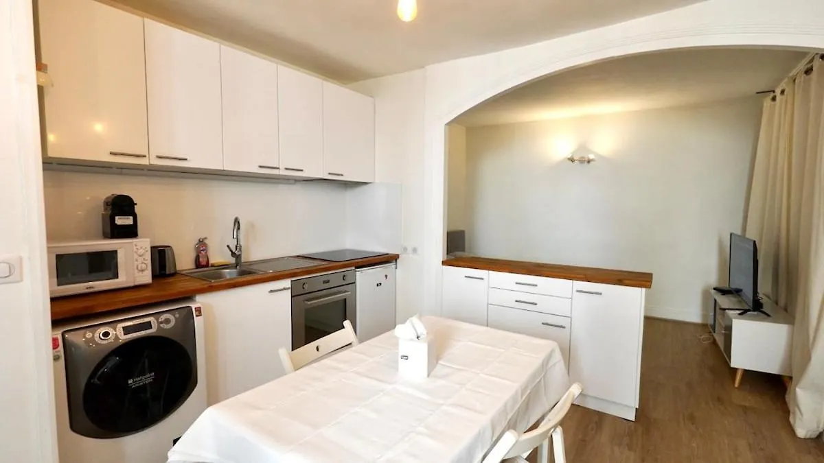 07 Grand Studio On The Place Des Vosges Paris Apartment