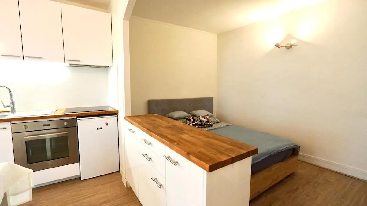 07 Grand Studio On The Place Des Vosges Paris Apartment