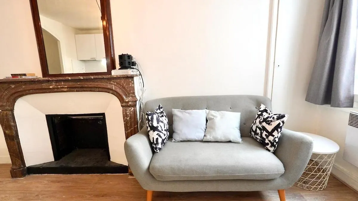 07 Grand Studio On The Place Des Vosges Paris 0*,  France