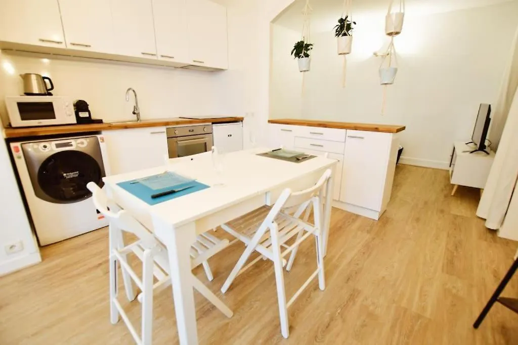 07 Grand Studio On The Place Des Vosges Paris Apartment